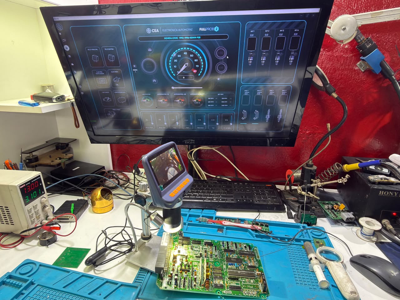 Reparación microelectrónica de placa de ECU con análisis de esquemáticos oficiales en Warnes Key